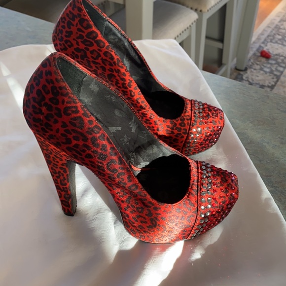 Betsy Johnson red leopard heels with rhinestones - Picture 2 of 3